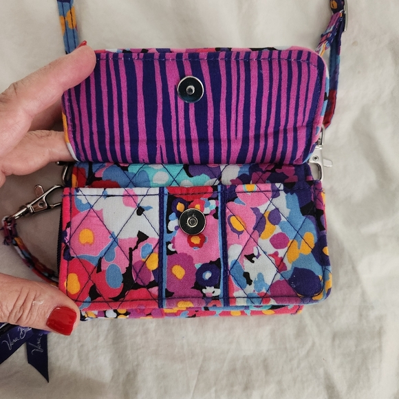 Vera Bradley 3-In-1 Convertible Wristlet Wallet Crossbody - Floral RFID - Picture 3 of 10